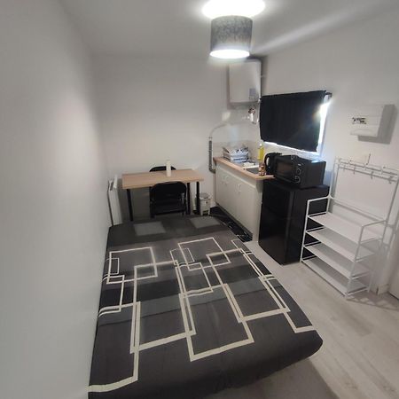 Ferienwohnung Petit F2 Meuble Independant Limay Exterior foto
