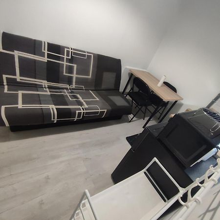 Ferienwohnung Petit F2 Meuble Independant Limay Exterior foto