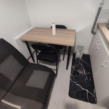 Ferienwohnung Petit F2 Meuble Independant Limay Exterior foto